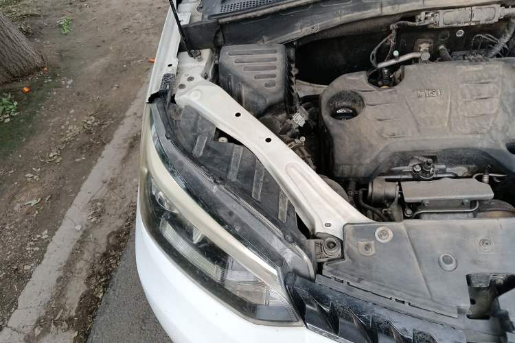 Used MG GS 2015 1.5TGI TST Luxury Edition Engine Bay Right