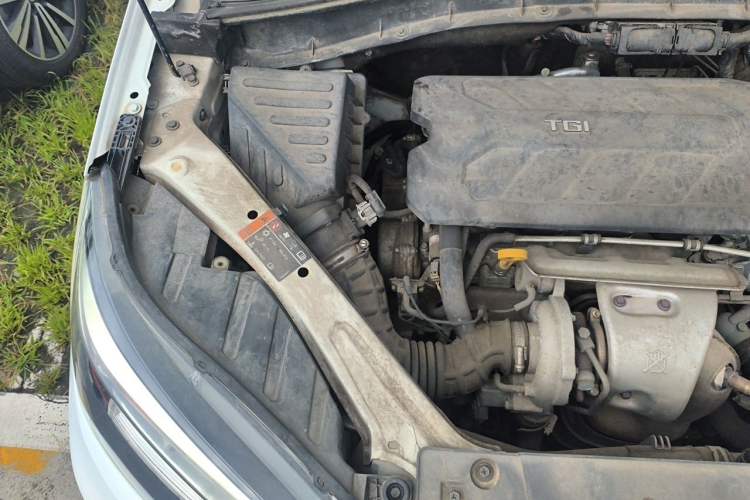 Used MG GS 2015 2.0TGI TST Luxury Edition Engine Bay Right