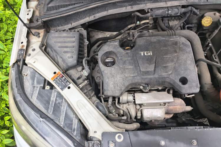 Used MG GS 2015 1.5TGI TST Elite Edition Engine Bay Right