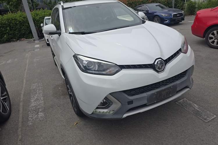 Used MG GS 2015 1.5TGI TST Luxury Edition Front Right 45 Deg