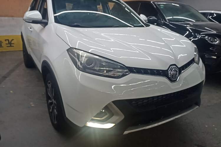 Used MG GS 2015 1.5TGI TST Luxury Edition Front Right 45 Deg