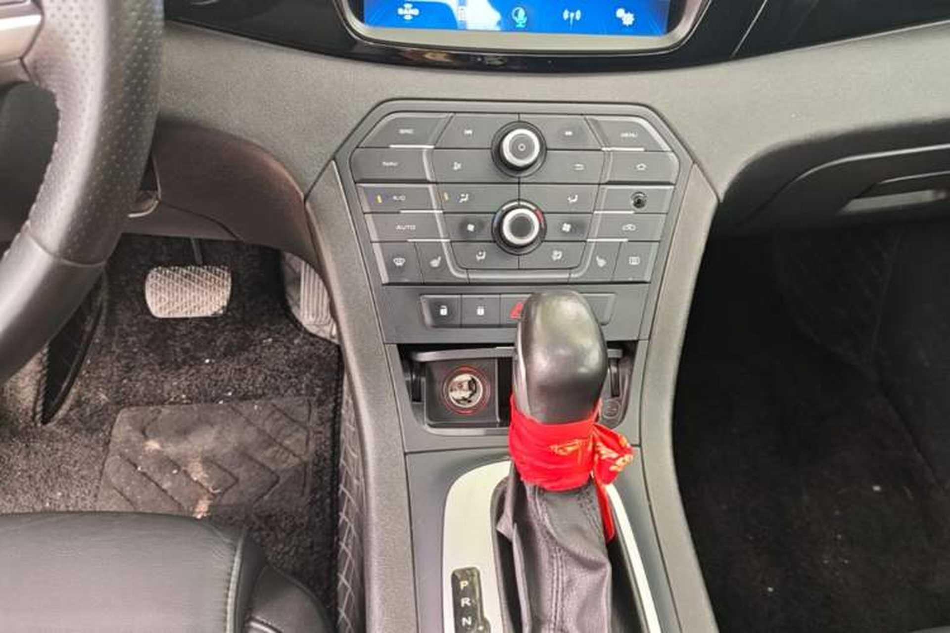 Used MG GS 2015 2.0TGI TST Luxury Edition Gear Lever