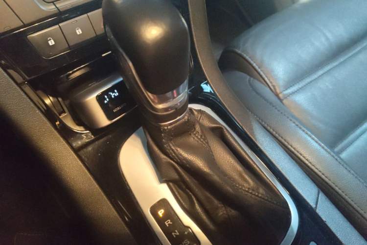 Used MG GS 2015 1.5TGI TST Luxury Edition Gear Lever