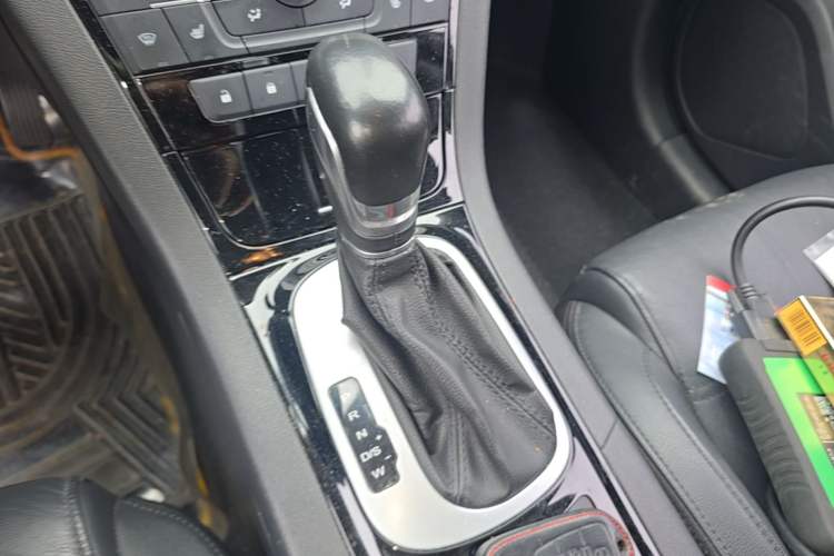 Used MG GS 2015 1.5TGI TST Luxury Edition Gear Lever