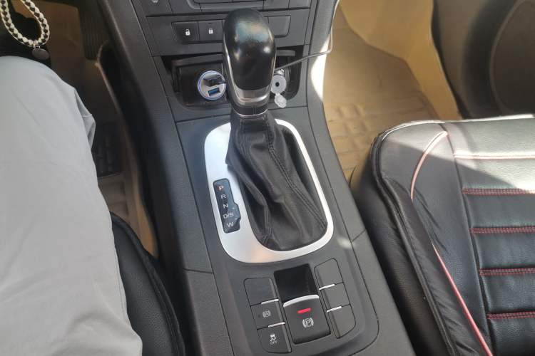 Used MG GS 2015 1.5TGI TST Elite Edition Gear Lever