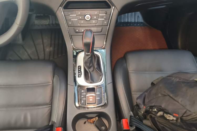 Used MG GS 2015 2.0TGI TST Luxury Edition Gear Lever