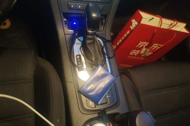 Used MG GS 2015 1.5TGI TST Elite Edition Gear Lever