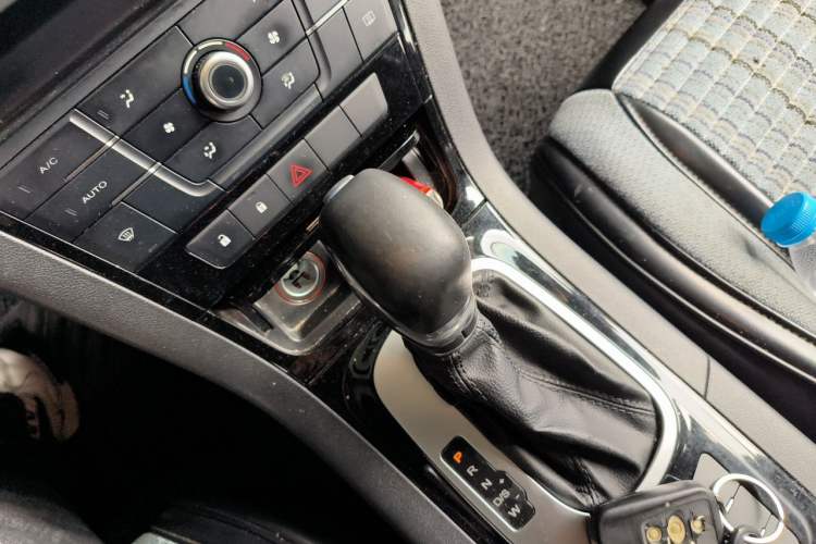 Used MG GS 2015 1.5TGI TST Luxury Edition Gear Lever