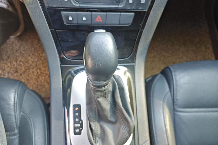 Used MG GS 2015 2.0TGI TST Four-Wheel Drive Flagship Edition Gear Lever