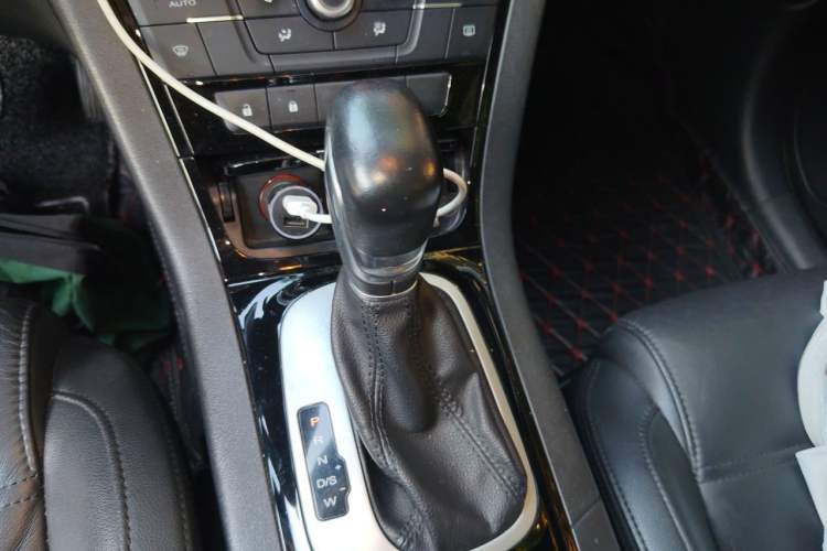 Used MG GS 2015 2.0TGI TST Luxury Edition Gear Lever