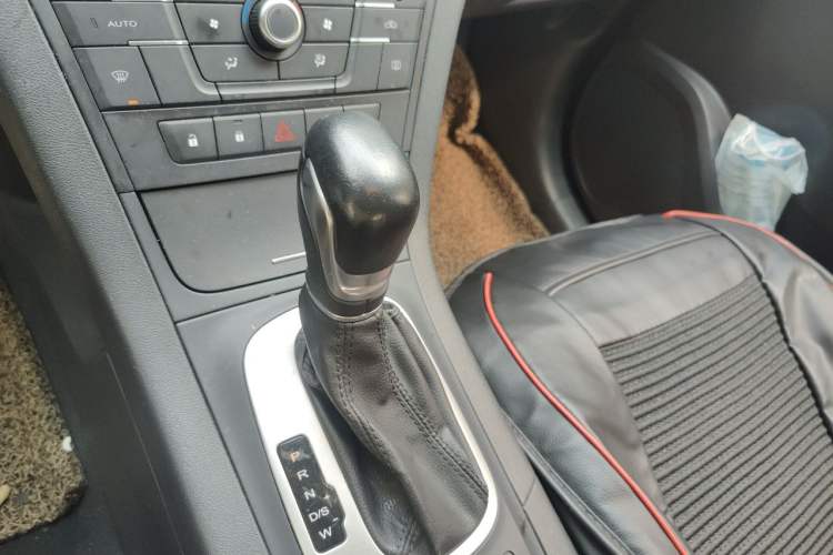 Used MG GS 2015 1.5TGI TST Elite Edition Gear Lever