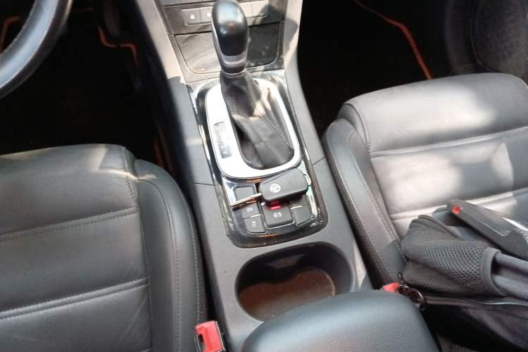Used MG GS 2015 1.5TGI TST Luxury Edition Gear Lever