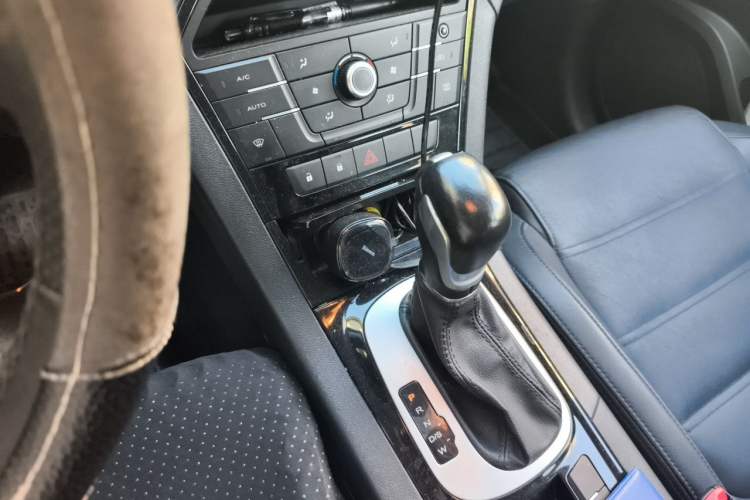 Used MG GS 2015 2.0TGI TST Luxury Edition Gear Lever