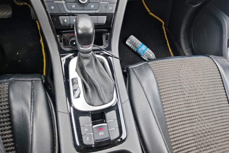 Used MG GS 2015 1.5TGI TST Luxury Edition Gear Lever