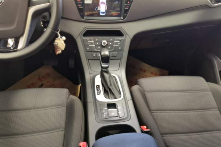 Used MG GS 2015 1.5TGI TST Elite Edition Gear Lever