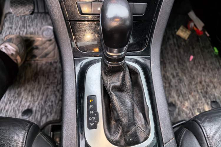 Used MG GS 2015 1.5TGI TST Luxury Edition Gear Lever