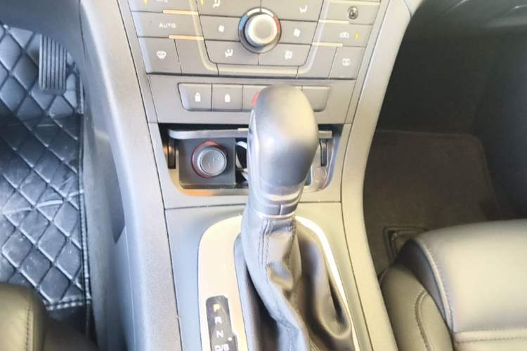 Used MG GS 2015 1.5TGI TST Luxury Edition Gear Lever