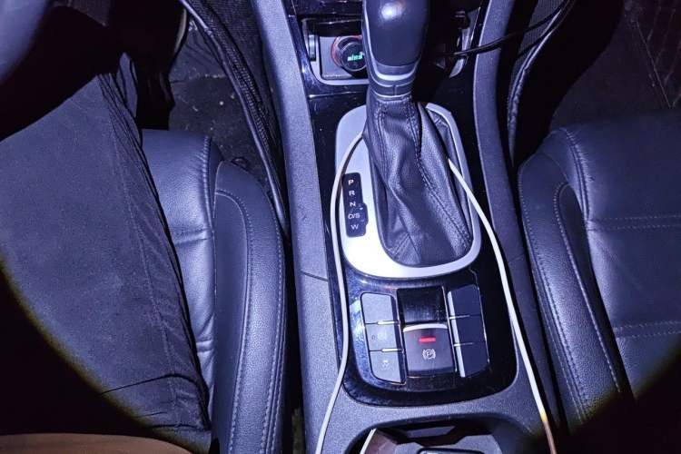 Used MG GS 2015 1.5TGI TST Luxury Edition Gear Lever