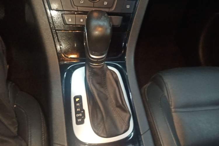 Used MG GS 2015 1.5TGI TST Luxury Edition Gear Lever