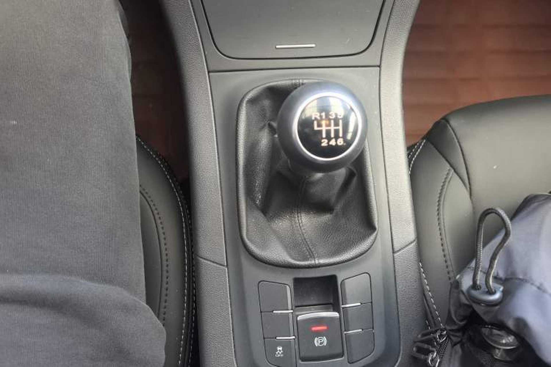 Used MG GS 2015 1.5TGI Manual Elite Edition Gear Lever