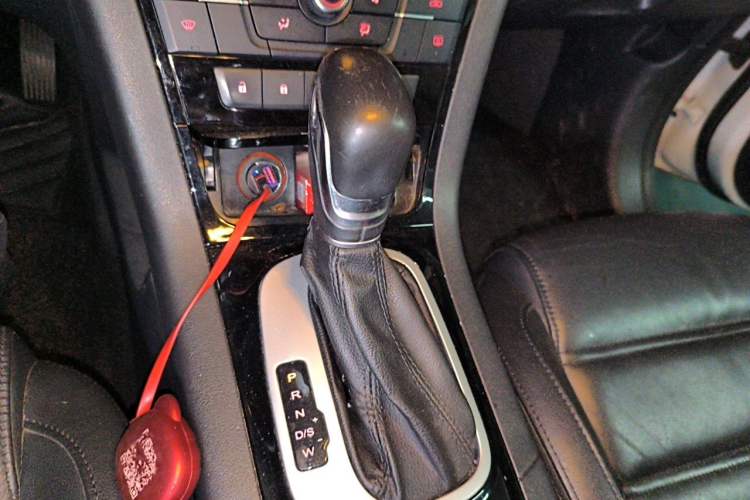 Used MG GS 2015 1.5TGI TST Luxury Edition Gear Lever