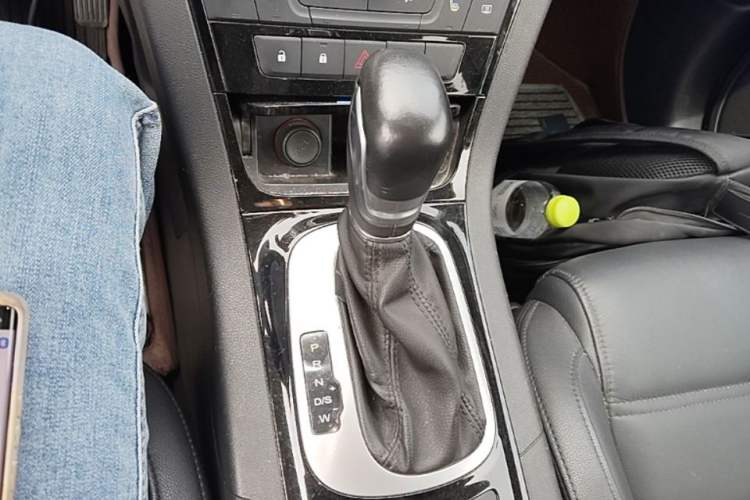Used MG GS 2015 1.5TGI TST Luxury Edition Gear Lever