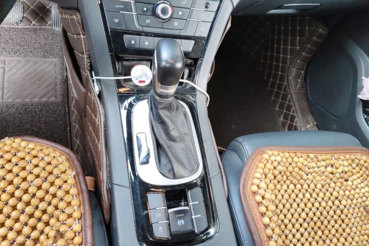 Used MG GS 2015 1.5TGI TST Luxury Edition Gear Lever