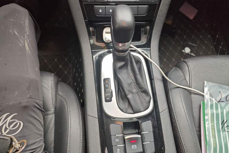 Used MG GS 2015 1.5TGI TST Luxury Edition Gear Lever