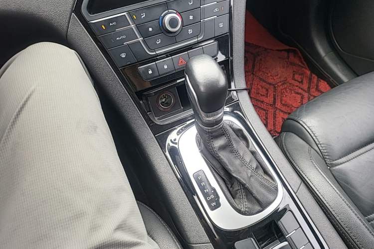 Used MG GS 2015 1.5TGI TST Luxury Edition Gear Lever