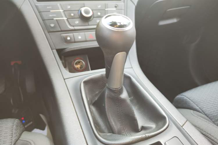 Used MG GS 2015 1.5TGI Manual Elite Edition Gear Lever