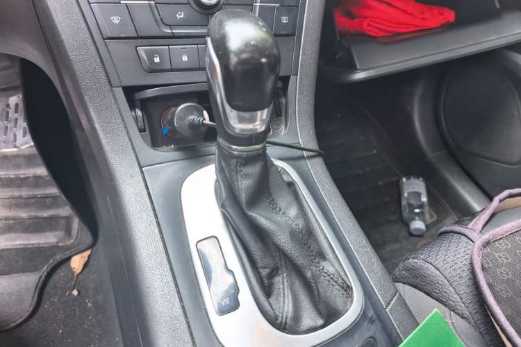 Used MG GS 2015 1.5TGI TST Elite Edition Gear Lever