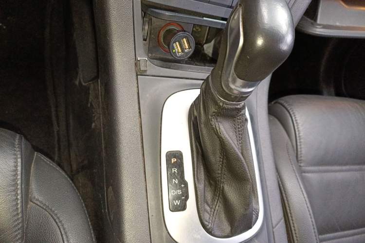 Used MG GS 2015 1.5TGI TST Luxury Edition Gear Lever