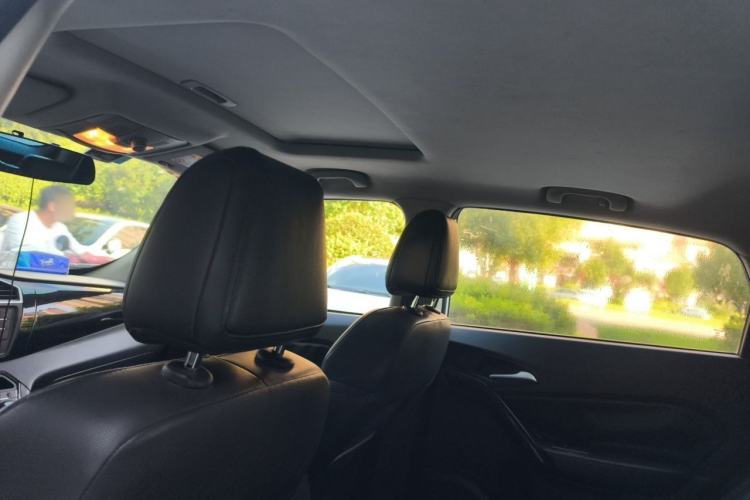 Used MG GS 2015 2.0TGI TST Luxury Edition Headliner