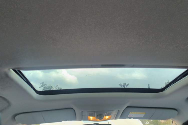 Used MG GS 2015 2.0TGI TST Luxury Edition Headliner