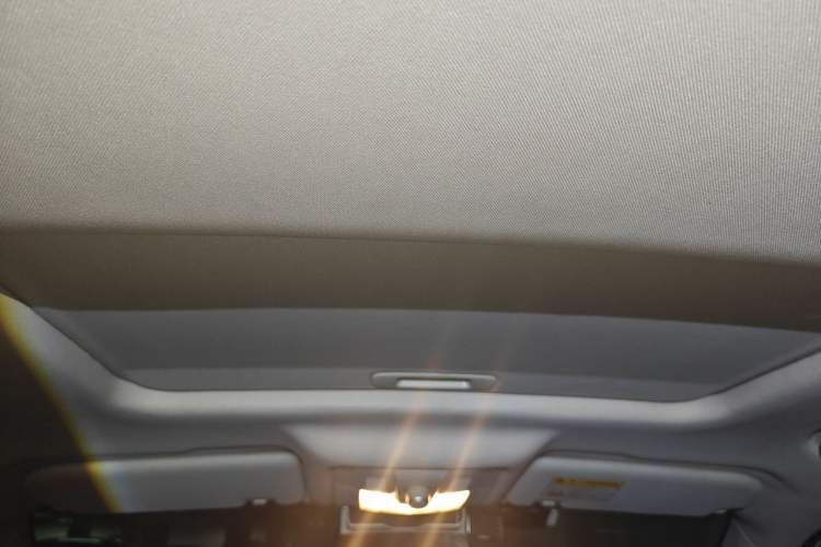 Used MG GS 2015 1.5TGI TST Luxury Edition Headliner