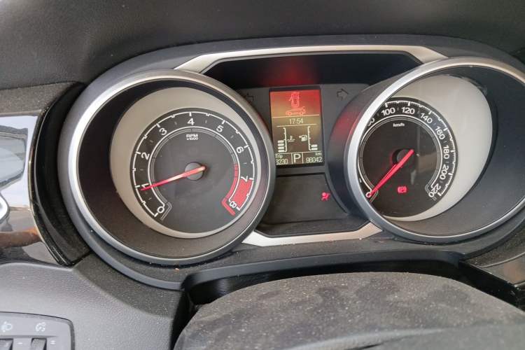 Used MG GS 2015 1.5TGI TST Luxury Edition Instrument Cluster