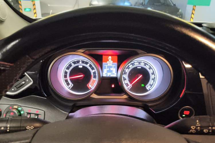 Used MG GS 2015 1.5TGI TST Luxury Edition Instrument Cluster