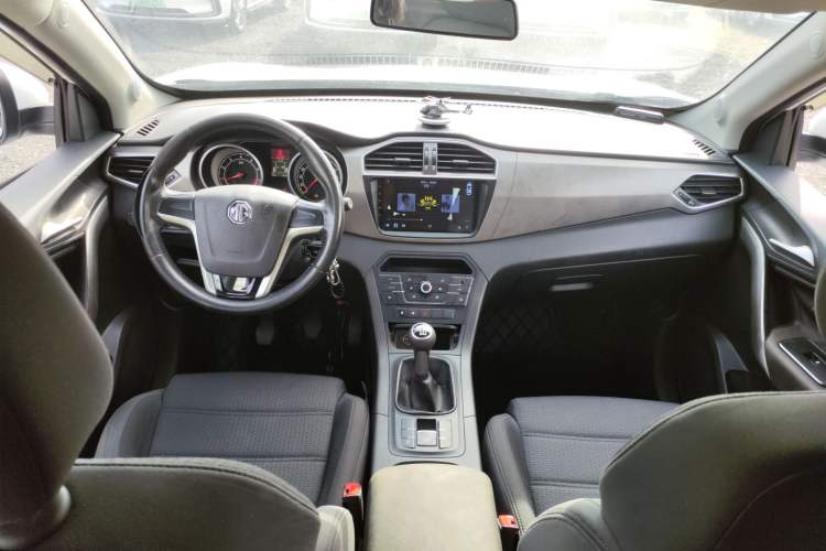 Used MG GS 2015 1.5TGI Manual Elite Edition Interior 2