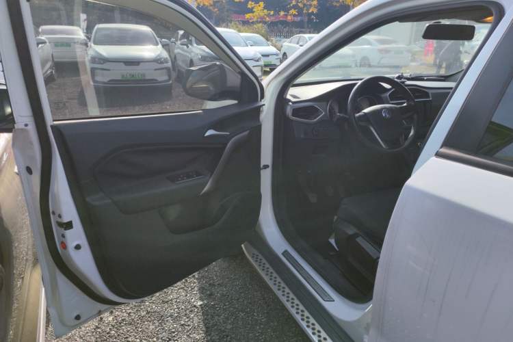 Used MG GS 2015 1.5TGI Manual Elite Edition Interior 3