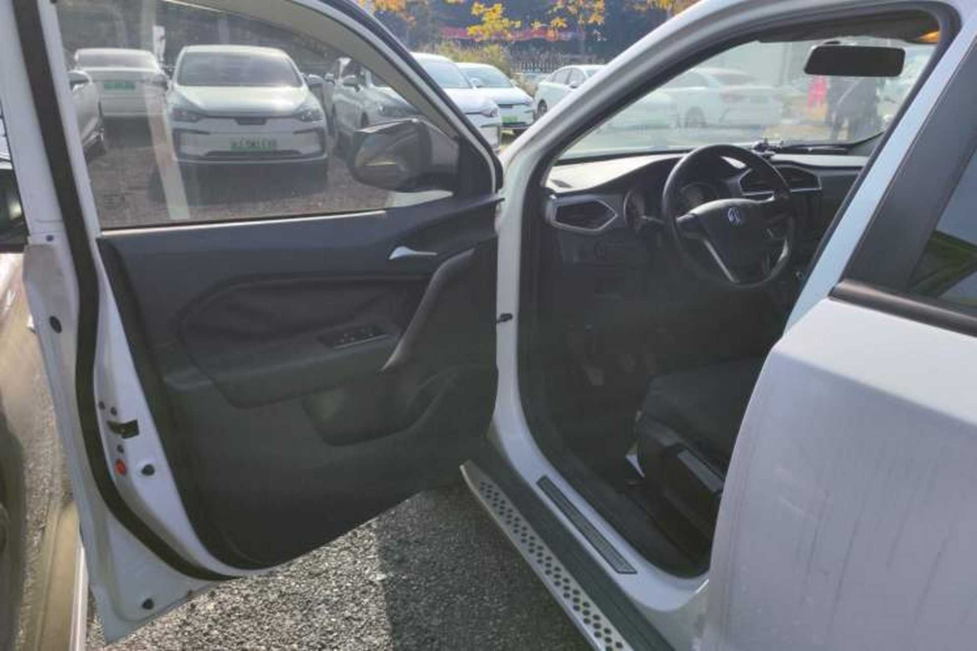 Used MG GS 2015 1.5TGI Manual Elite Edition Interior 3