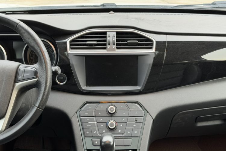 Used MG GS 2015 1.5TGI TST Luxury Edition Interior 5