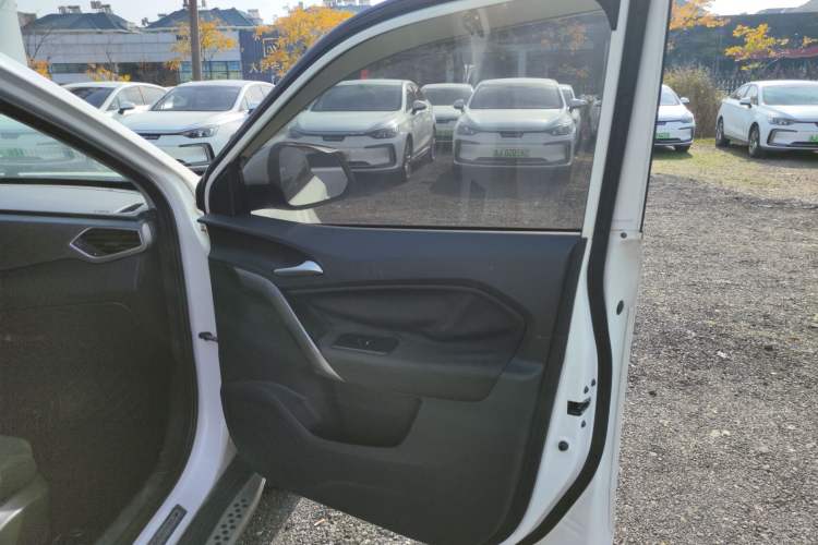 Used MG GS 2015 1.5TGI Manual Elite Edition Interior 5