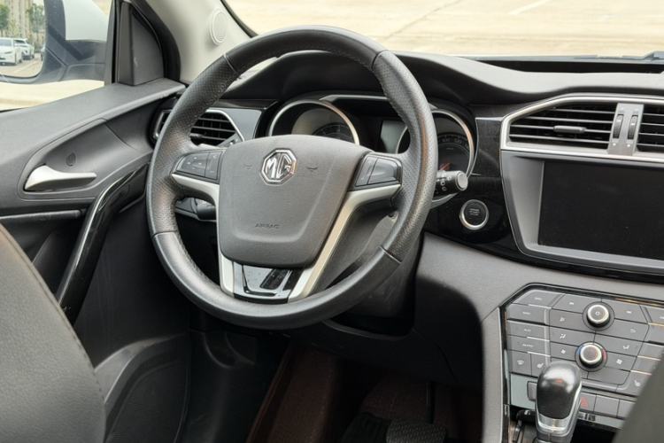 Used MG GS 2015 1.5TGI TST Luxury Edition Interior 8