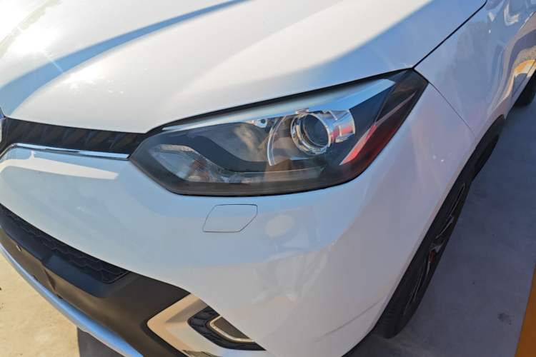 Used MG GS 2015 2.0TGI TST Four-Wheel Drive Flagship Edition Left Front Headlight