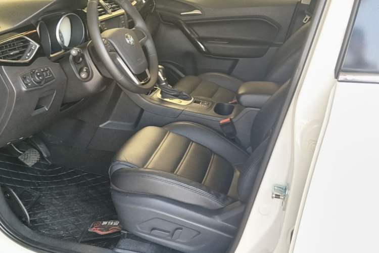 Used MG GS 2015 1.5TGI TST Luxury Edition Left Front Seat