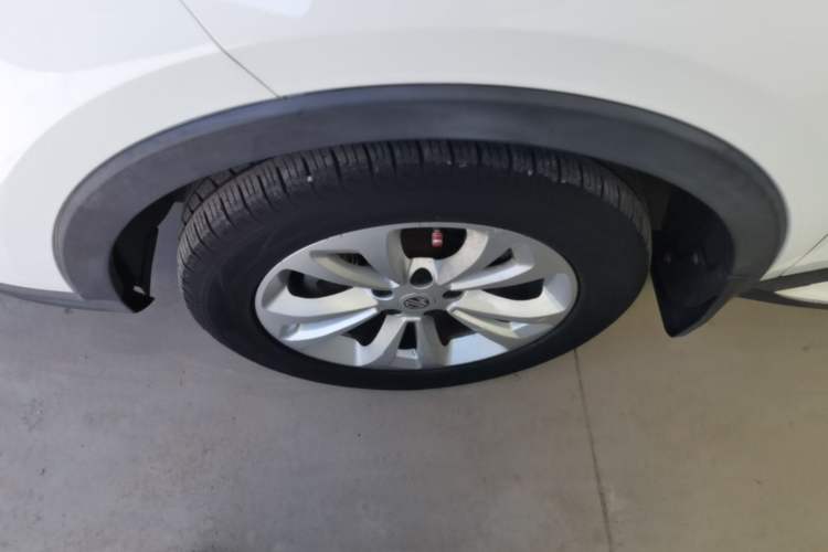 Used MG GS 2015 1.5TGI TST Elite Edition Left Front Wheel Hub