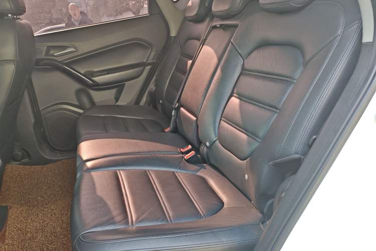 Used MG GS 2015 2.0TGI TST Four-Wheel Drive Flagship Edition Left Rear Seat