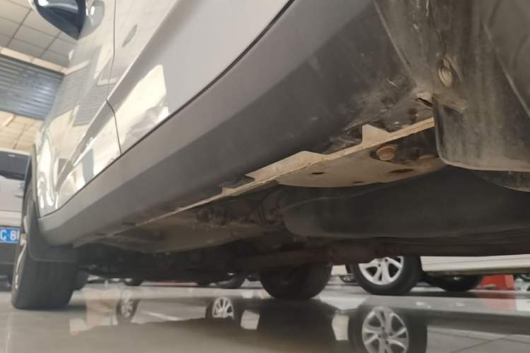 Used MG GS 2015 2.0TGI TST Luxury Edition Left Side Sill