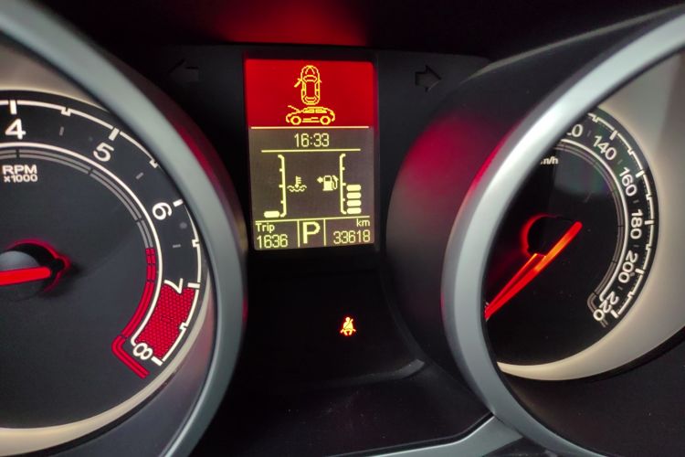 Used MG GS 2015 1.5TGI TST Luxury Edition Odometer Close Up