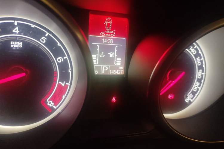 Used MG GS 2015 1.5TGI TST Elite Edition Odometer Close Up